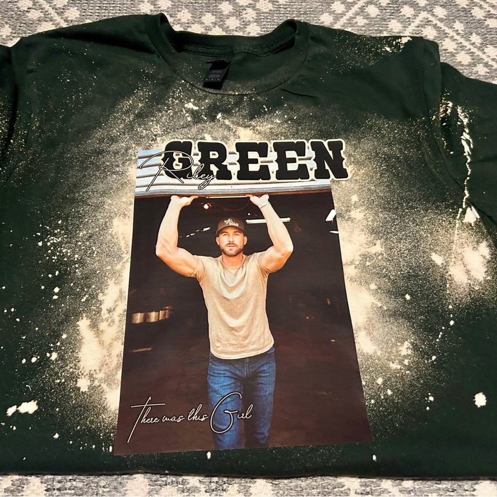 Riley Green Graphic Bleached Shirt Small-3X